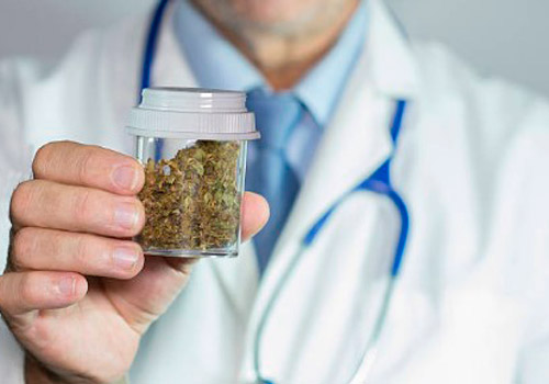 doctor offers medical marijuana for patient in Louisiana in legal dispensary